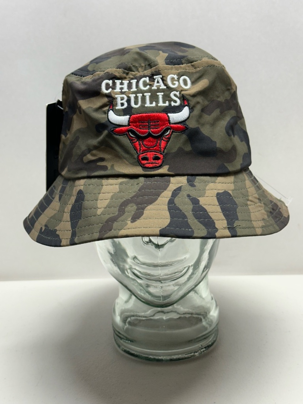 Chicago Bulls Camo Bucket Hat - Red Logo